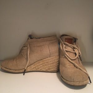 TOMS Desert Wedge Boots